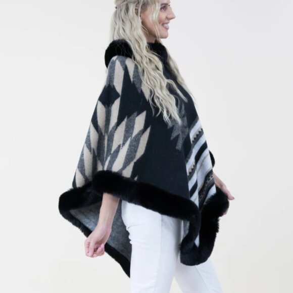 VERY MODA Aztec Print Faux Fur Trimmed Western Poncho Black White Gray OS NWT - Picture 3 of 10